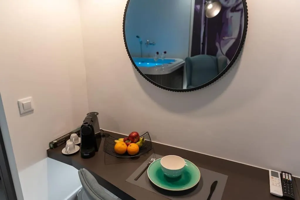 Mg Sapphire Jacuzzi Premium Suite 테살로니키