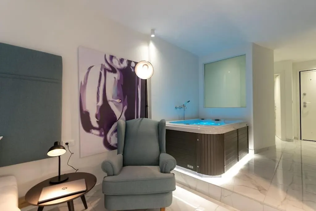 Mg Sapphire Jacuzzi Premium Suite Thessaloniki Greece