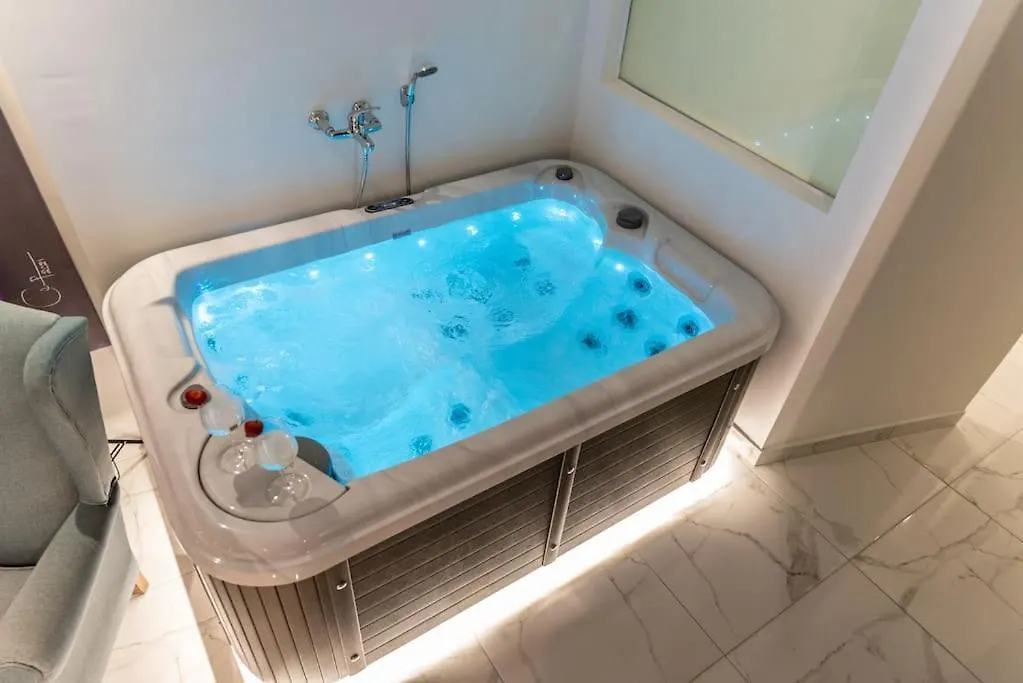 Mg Sapphire Jacuzzi Premium Suite Salonicco